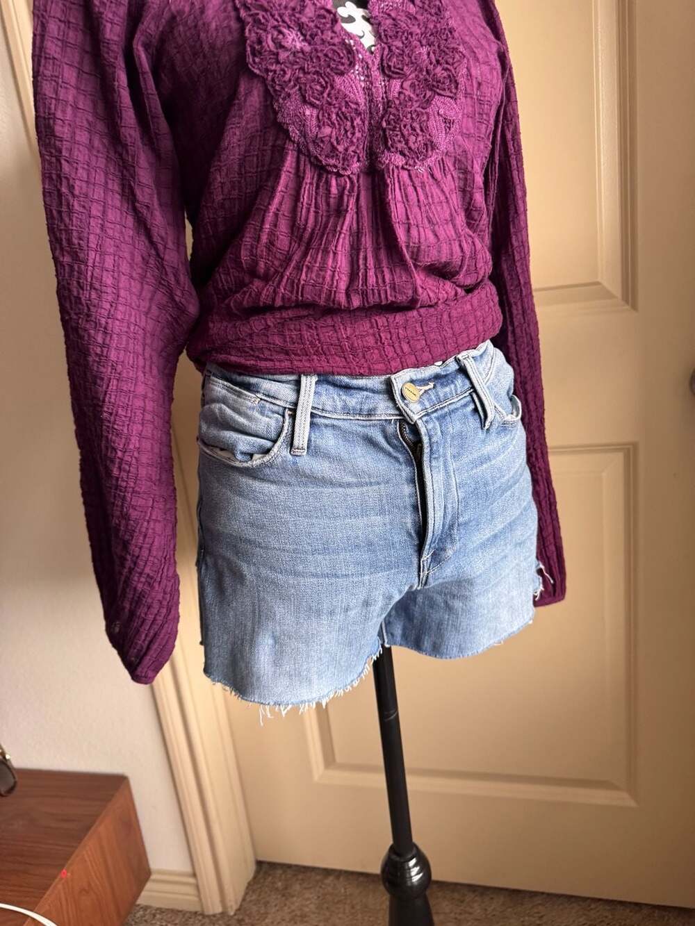 FRAME Denim Cut-Off Denim Shorts Size 29